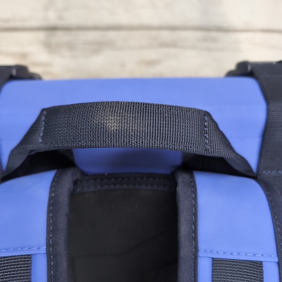 Yeti Hopper M12 Backpack Cooler Ultramarine Violet New With Tags - Picture 7 of 11